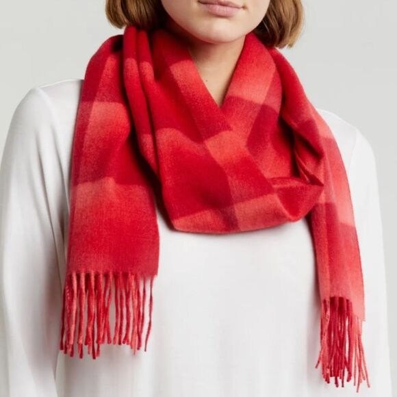NWOT Amicale Cashmere Ombre Grid Red Scarf 70x12 inches - Picture 3 of 8